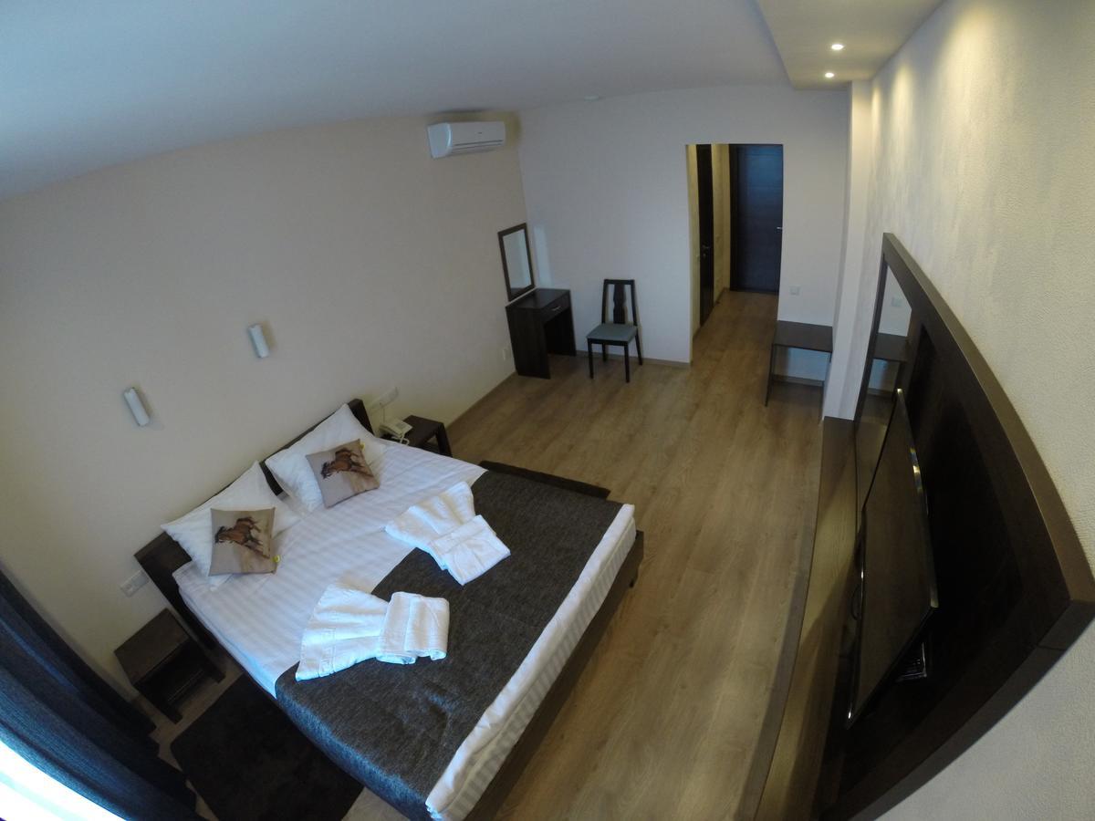 Viro Hotel Chornomorsk Exterior foto